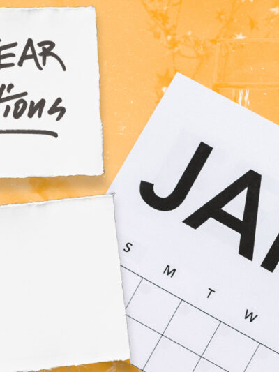 new years resolution with a calendar and bulleted list